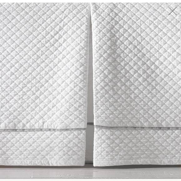 Restoration Hardware Other - NWT RH VINTAGE-WASHED DIAMOND MATELASSÉ CRIB SKIRT